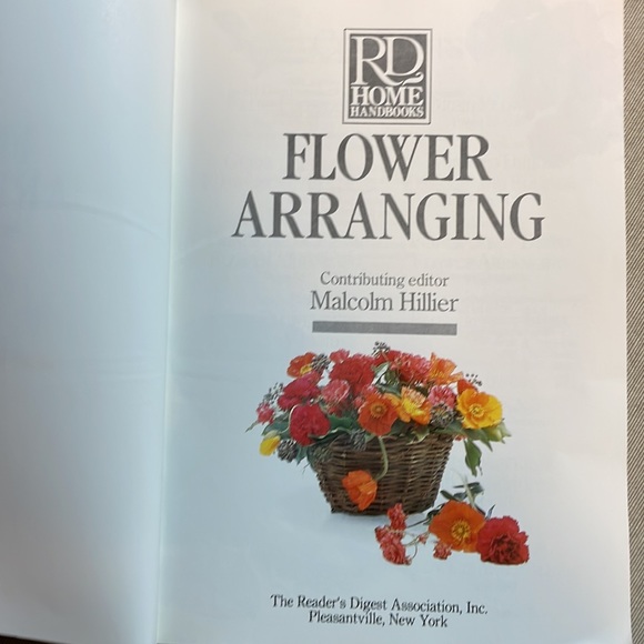 🌈2/$8  Flower Arranging - Picture 7 of 16